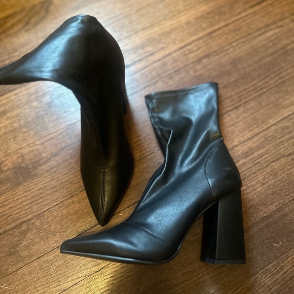 Pull-on Leather Boots/Booties 39/9 NEW - Picture 1 of 5